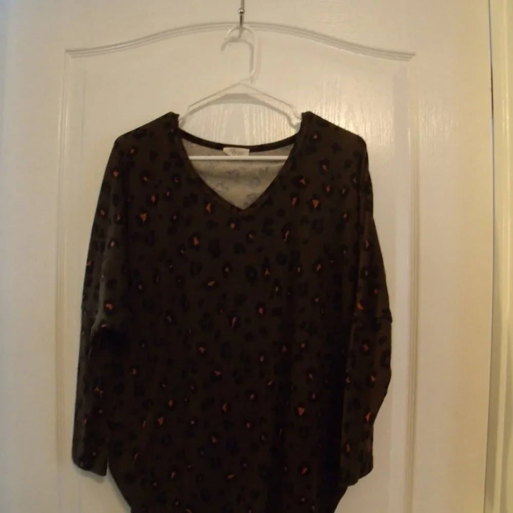 Sweater - Picture 2 of 2